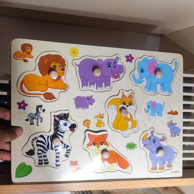 پازل پین دار پایین وسط گربه نارنجی