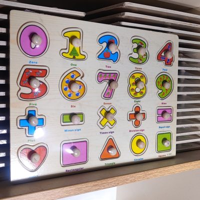 پازل پین دار اعداد و علائم