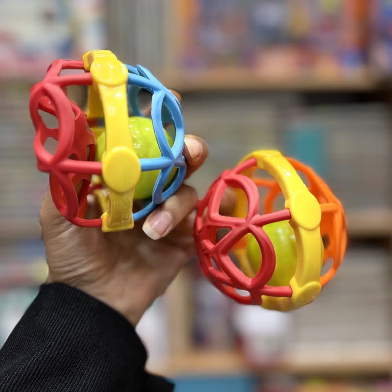 1dd6f2c5-2b53-4a65-876b-d3de293abe7e توپ جغجغه ای سیلیکونی ساده