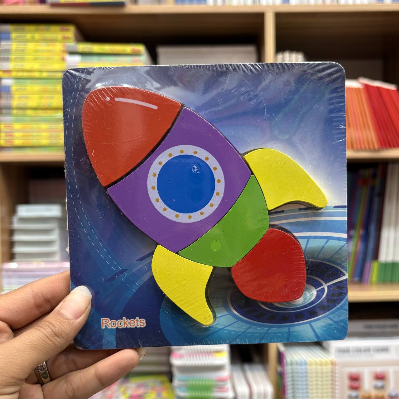 2bdb2af8-9e0d-48b7-9c8f-0476e74bf01a پازل مربعی رنگی موشک