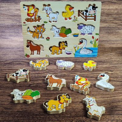 پازل برجسته گاو پشت نرده