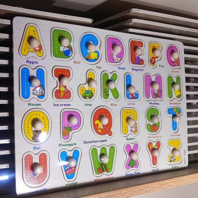 پازل پین دار لاتین نقطه دار فانتزی