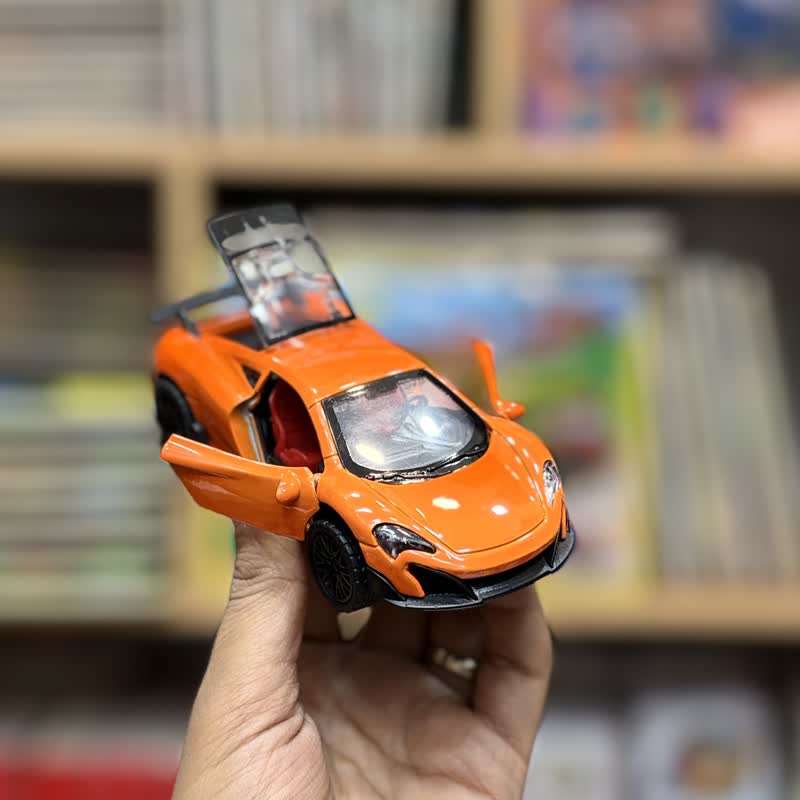 ماشین فلزی بوگاتی درب باز شو موزیکال نارنجی