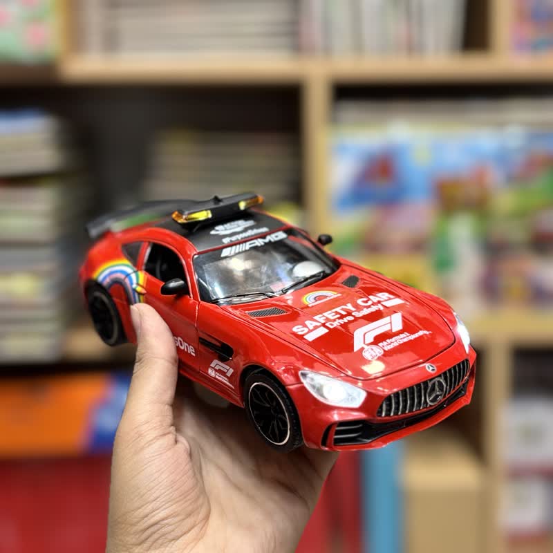 ماشین فلزی درب باز شو موزیکال مدل 3622 قرمز نقره ا