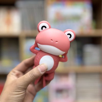 کوکی قورباغه صورتی خوابیده